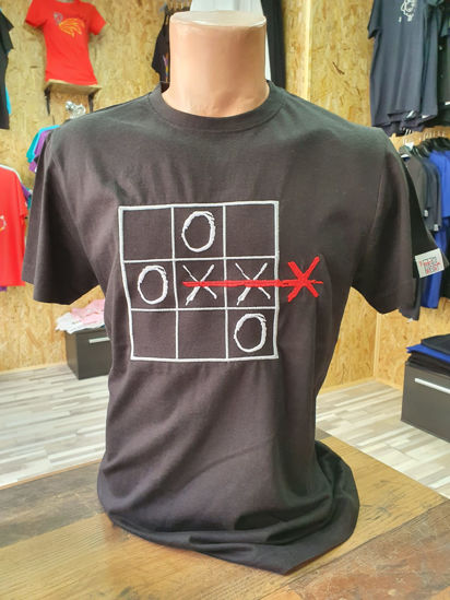 Poza cu Tricou " Think Outside The Box"